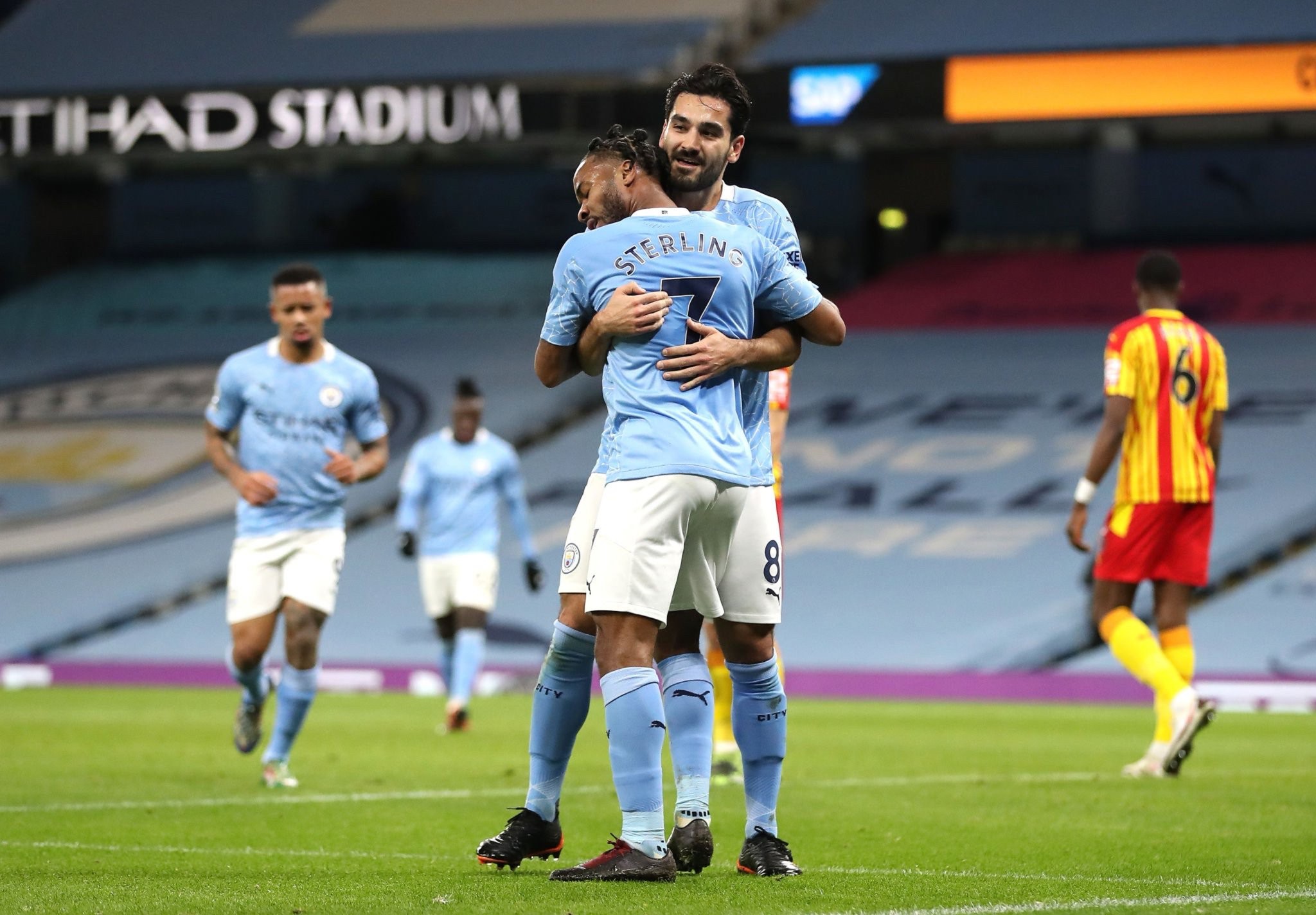 受瞩目的较 受瞩目的较